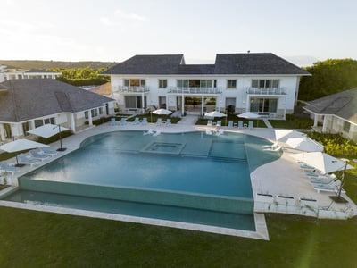 Luxury Villa Photo #5