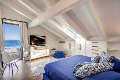 Luxury Villa Photo #32