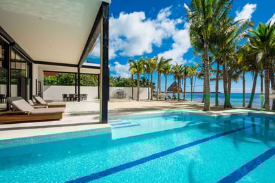 Luxury Villa Photo #2