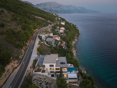 Luxury Villa Photo #2