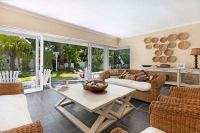 Luxury Villa Photo #13