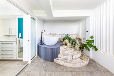 Luxury Villa Photo #48