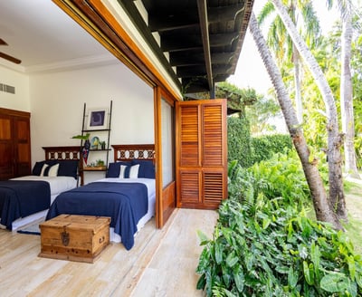 Luxury Villa Photo #35
