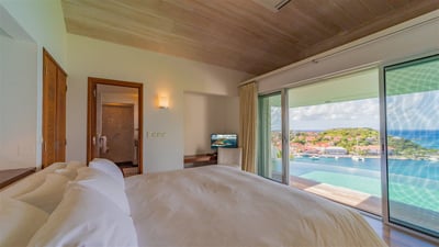 Luxury Villa Photo #36