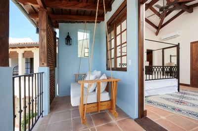 Luxury Villa Photo #17