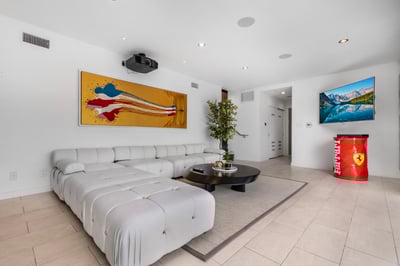 Luxury Villa Photo #22