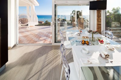 Luxury Villa Photo #29