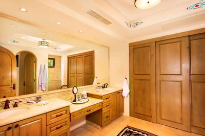 Luxury Villa Photo #16