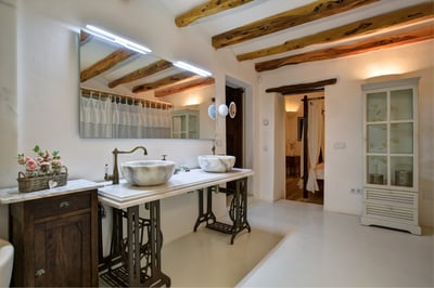 Luxury Villa Photo #35