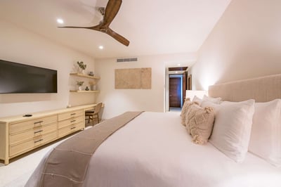 Luxury Villa Photo #27