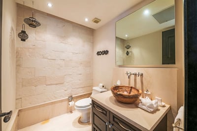 Luxury Villa Photo #11