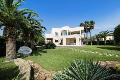 Luxury Villa Photo #39