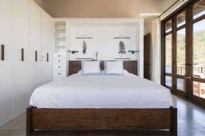 Luxury Villa Photo #10
