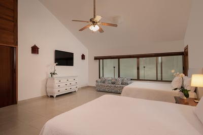 Luxury Villa Photo #20