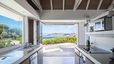 Kitchen & Dining Area