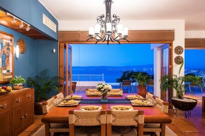 Luxury Villa Photo #18