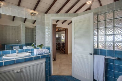 Luxury Villa Photo #29