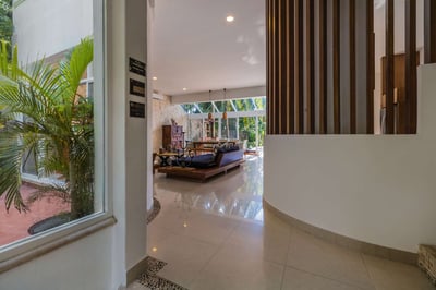 Luxury Villa Photo #20