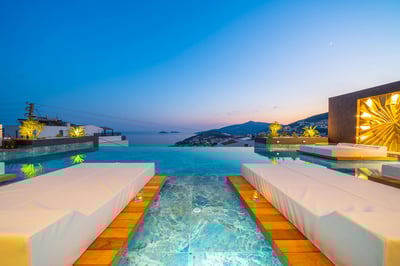 Luxury Villa Photo #8