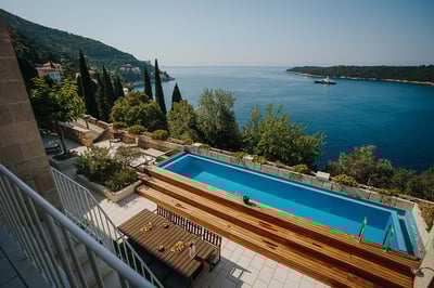 Luxury Villa Photo #3