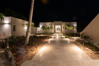 Luxury Villa Photo #31