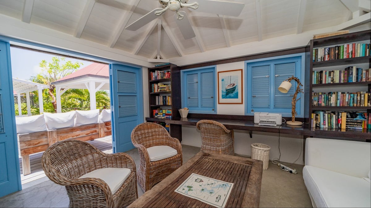 Library: Small office with library and games. Air Conditioning, Ceiling Fan.  - Image 15