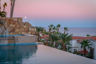 Luxury Villa Photo #7