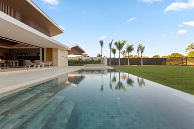 Luxury Villa Photo #3