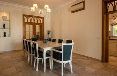 Luxury Villa Photo #13