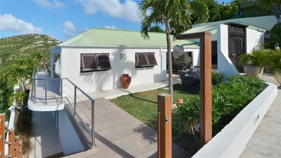 Luxury Villa Photo #12