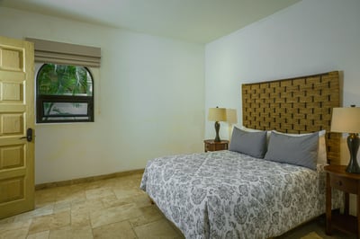 Luxury Villa Photo #44