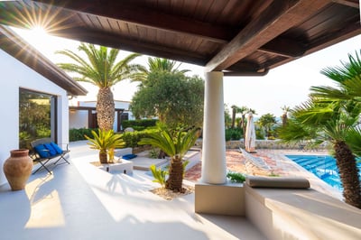 Luxury Villa Photo #11