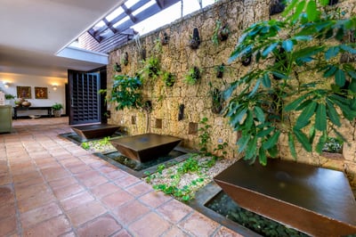 Luxury Villa Photo #23