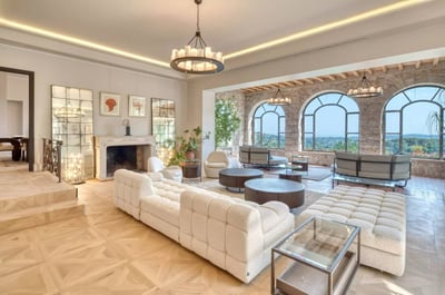 Luxury Villa Photo #7