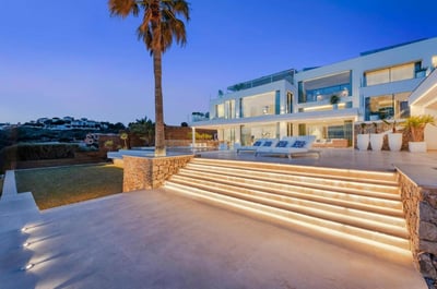 Luxury Villa Photo #8
