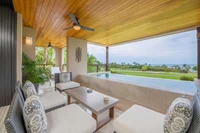 Luxury Villa Photo #6