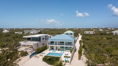 Luxury Villa Photo #18