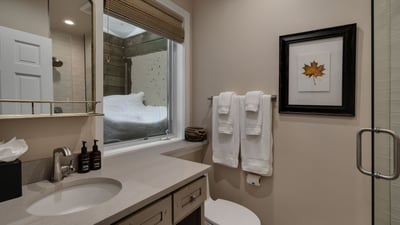Second King ensuite