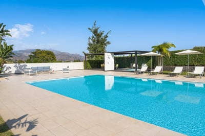 Luxury Villa Photo #9