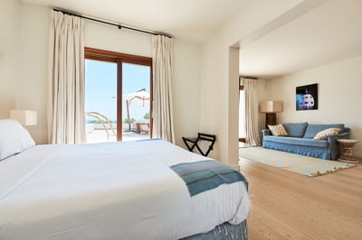 Luxury Villa Photo #36