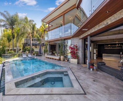 Luxury Villa Photo #6