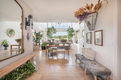 Luxury Villa Photo #24