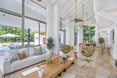 Luxury Villa Photo #16