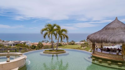Luxury Villa Photo #8