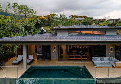 Luxury Villa Photo #4