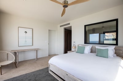 Luxury Villa Photo #36