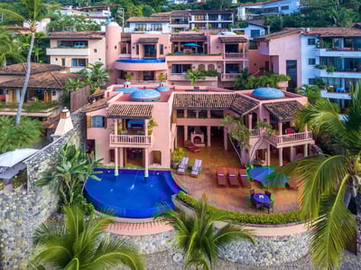 Luxury Villa Photo #22