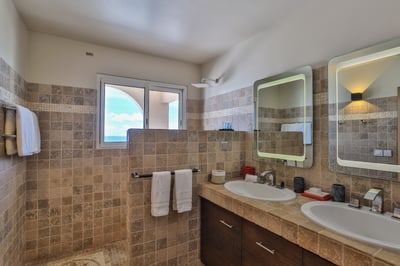 Luxury Villa Photo #33