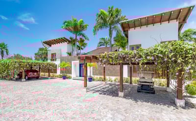 Luxury Villa Photo #12