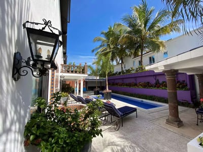 Luxury Villa Photo #13